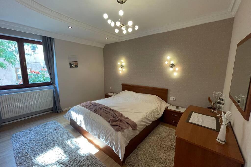 Cozy Apartment In The Old Center Of Prishtina Prishtinë Luaran gambar